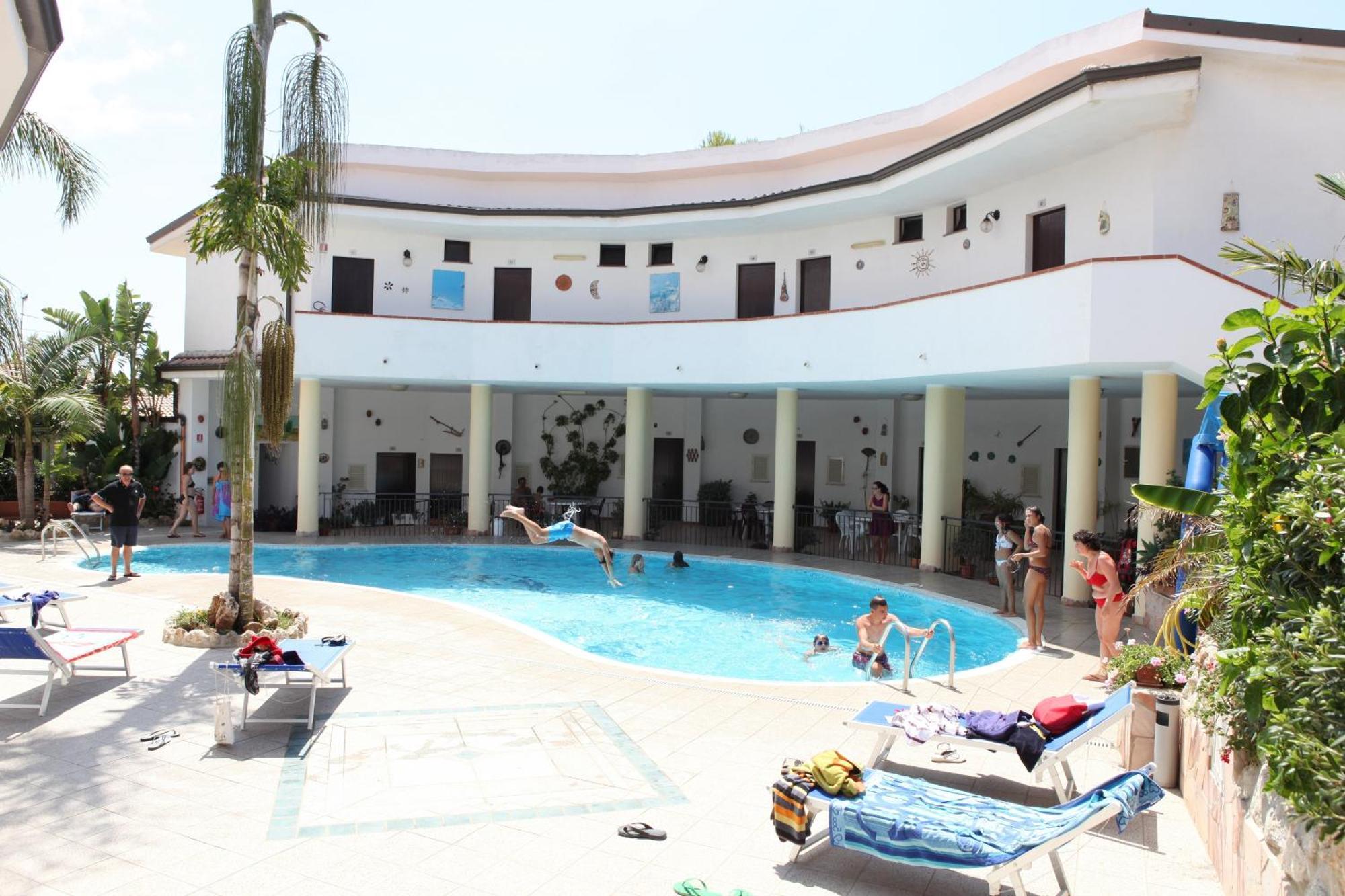 Hotel L'Ancora Capo Vaticano Exteriör bild