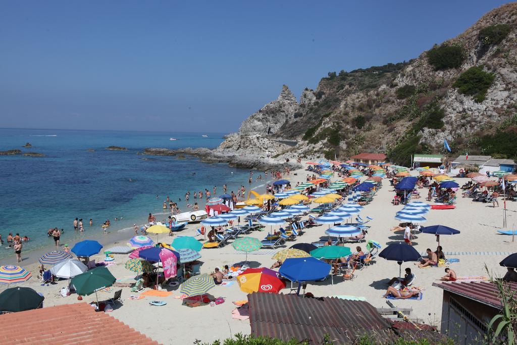 Hotel L'Ancora Capo Vaticano Exteriör bild