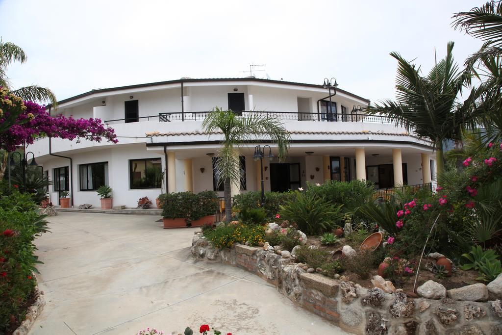 Hotel L'Ancora Capo Vaticano Exteriör bild