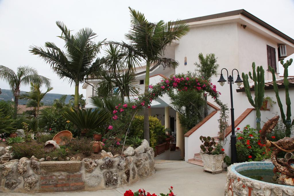 Hotel L'Ancora Capo Vaticano Exteriör bild